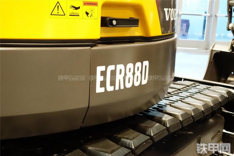 沃尔沃ECR88D挖掘机局部
