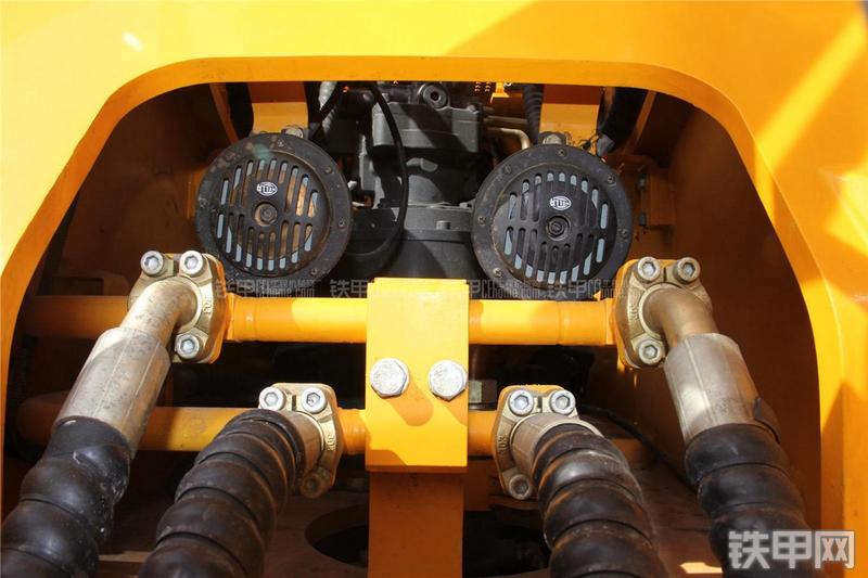 中联重科ZE360ESP挖掘机局部