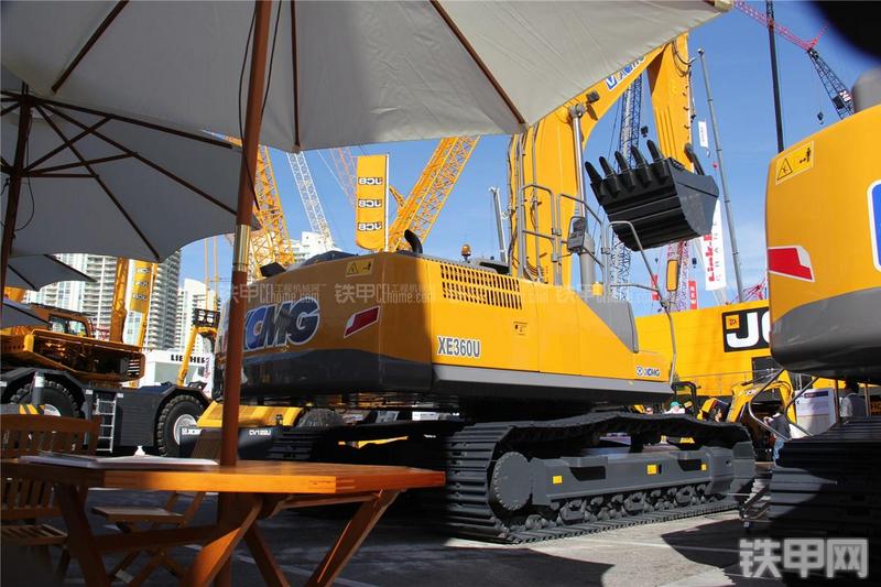 徐工XE360U挖掘机整机外观