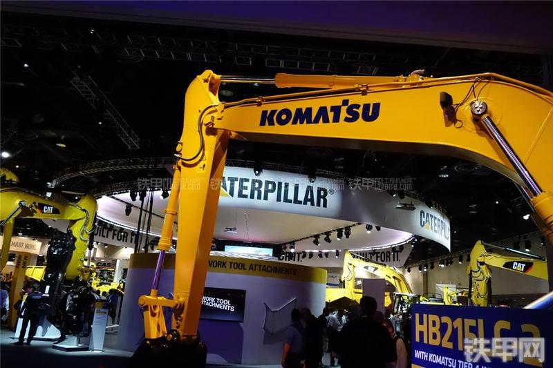 小松HB215LC-2挖掘机局部