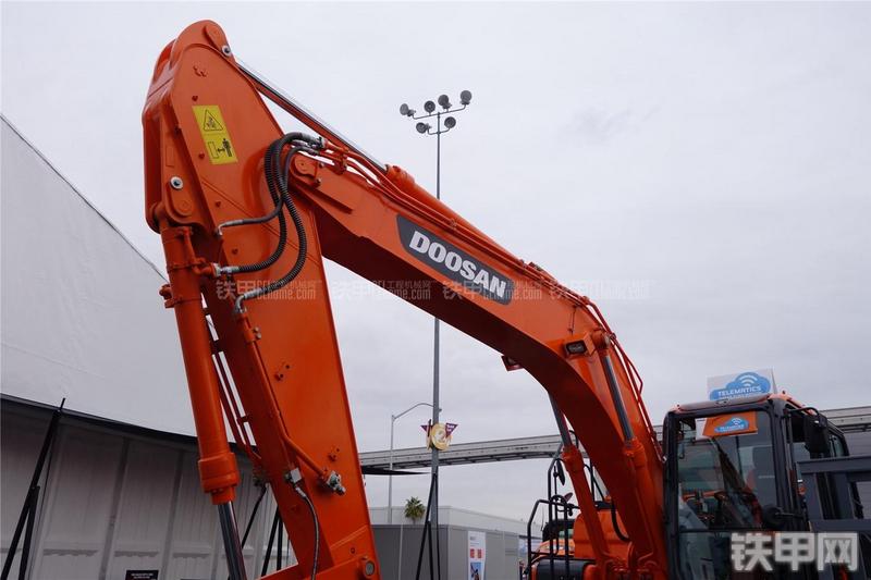 迪万伦DX190W-3挖掘机局部