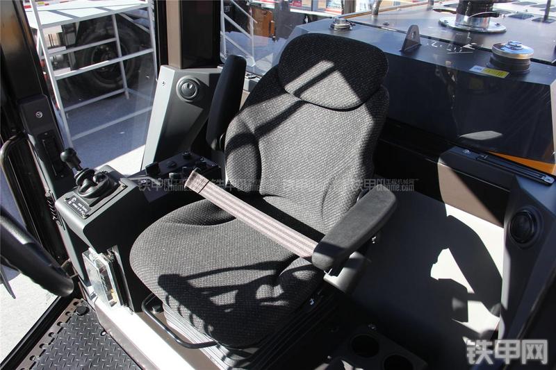 三一重工SMG200平地机局部