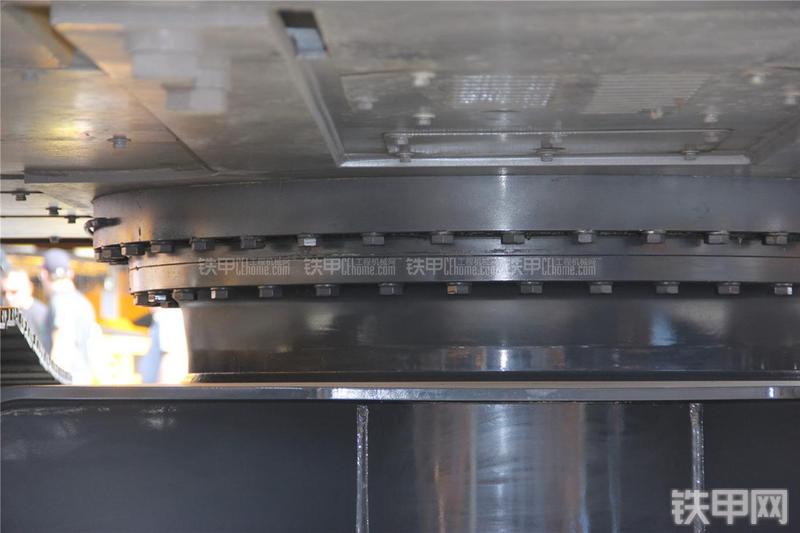 徐工XE240LCU挖掘机局部