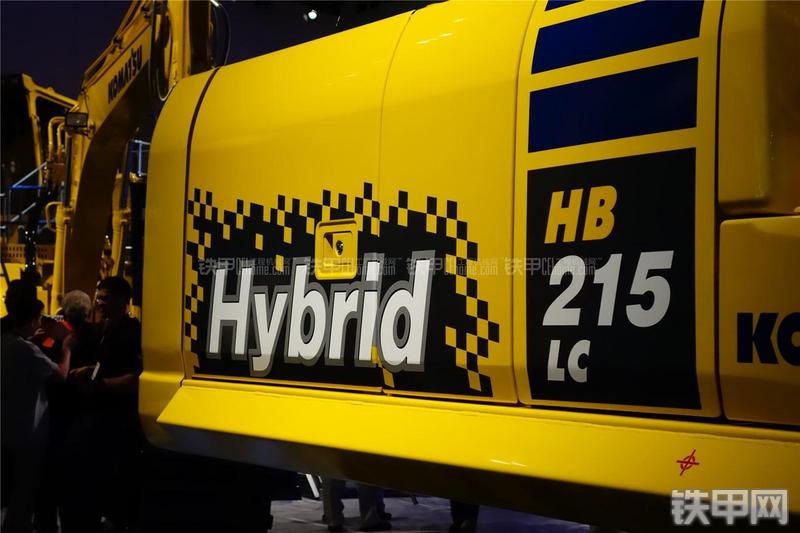 小松HB215LC-2挖掘机局部