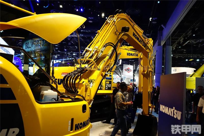 小松PC88MR-10挖掘机局部