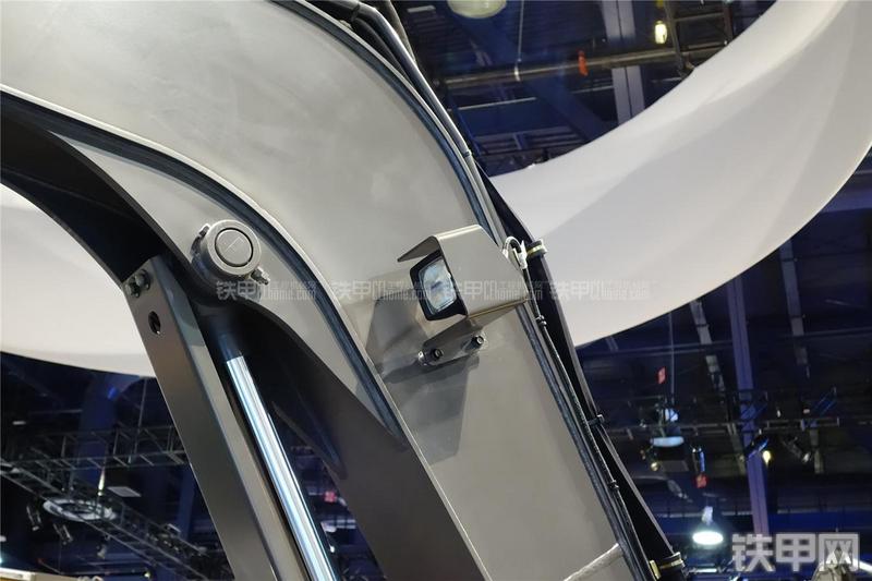 沃尔沃ECR88D挖掘机局部