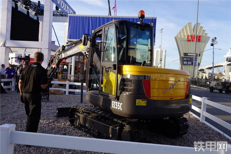 沃尔沃EC55C挖掘机整机外观