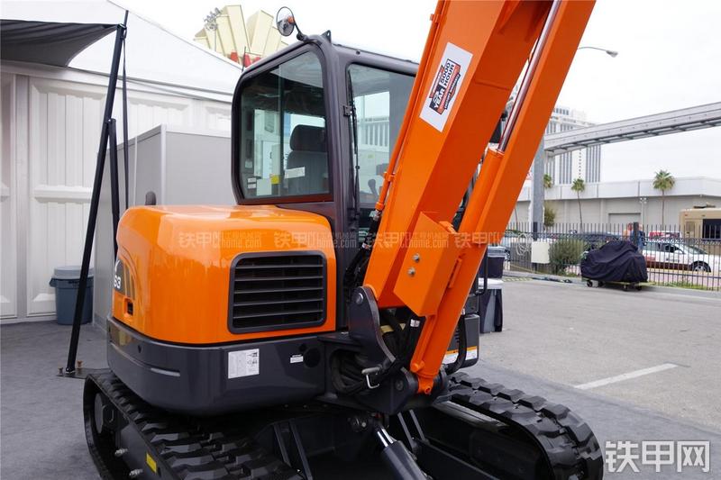 迪万伦DX63-3挖掘机局部