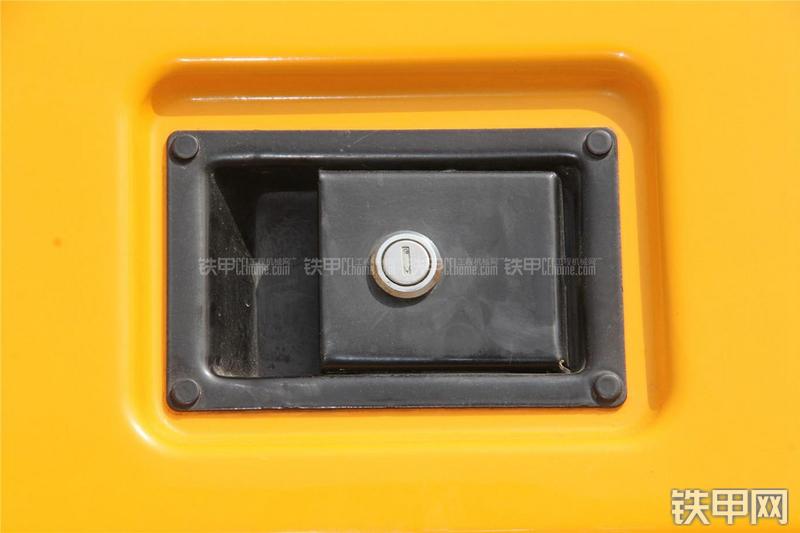 中联重科ZE360ESP挖掘机局部