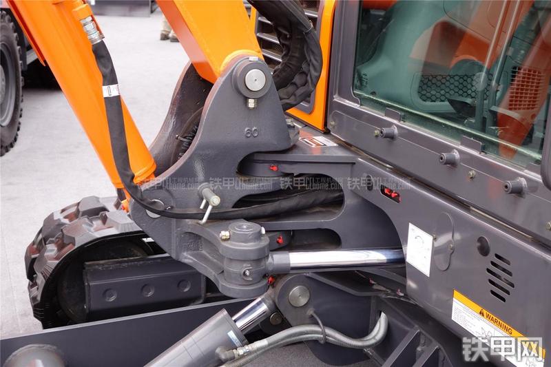 迪万伦DX63-3挖掘机局部