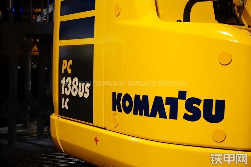 小松PC138USLC-10挖掘机局部