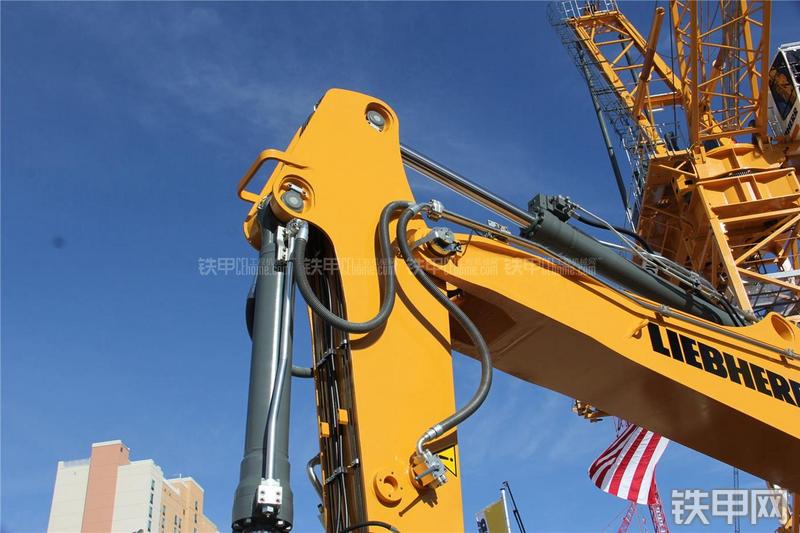 利勃海尔R956HD挖掘机局部