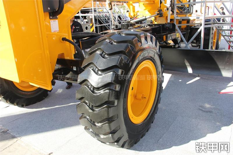 三一重工SMG200平地机局部