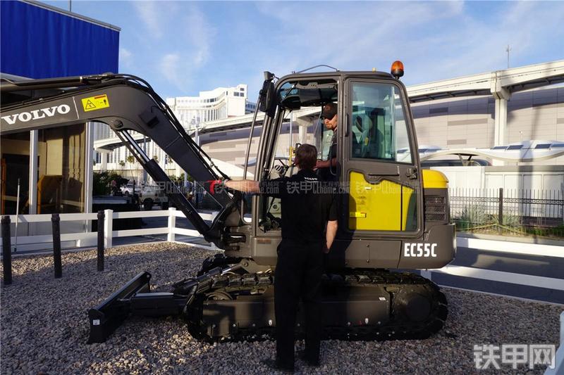 沃尔沃EC55C挖掘机局部