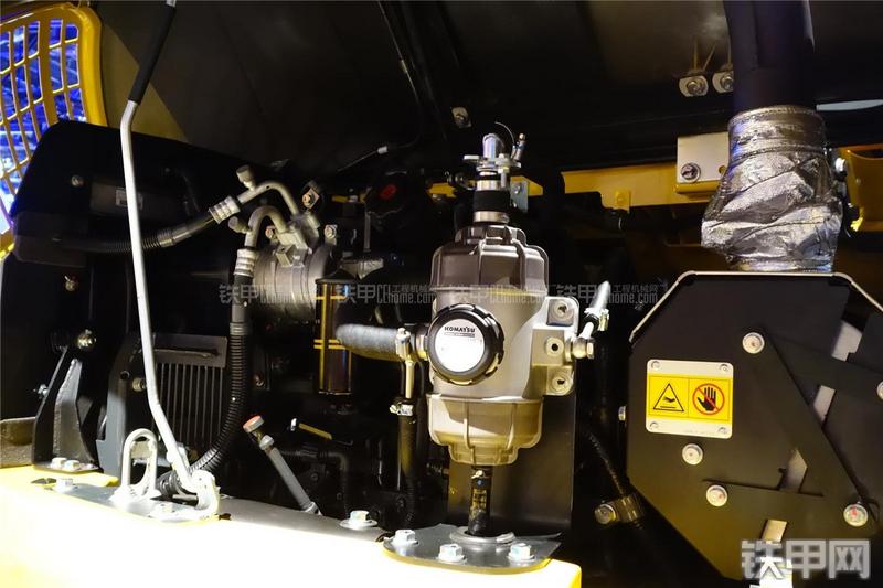 小松PC88MR-10挖掘机局部