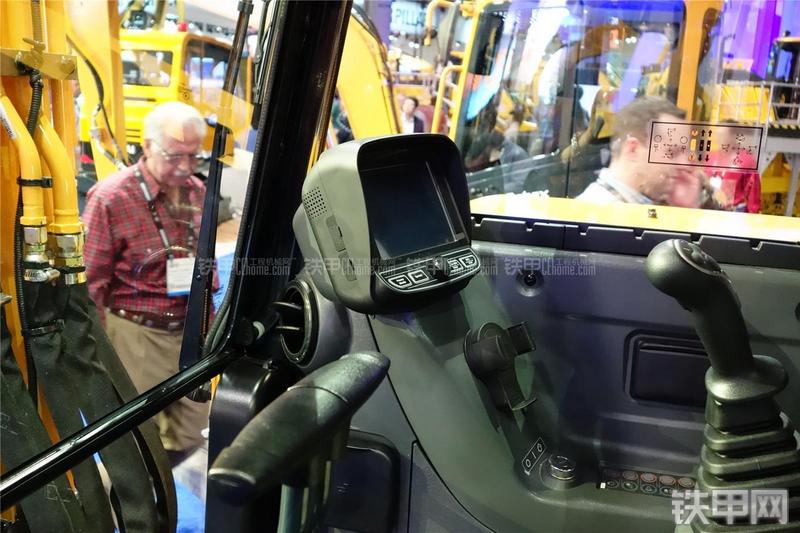 现代R60CR-9A挖掘机局部