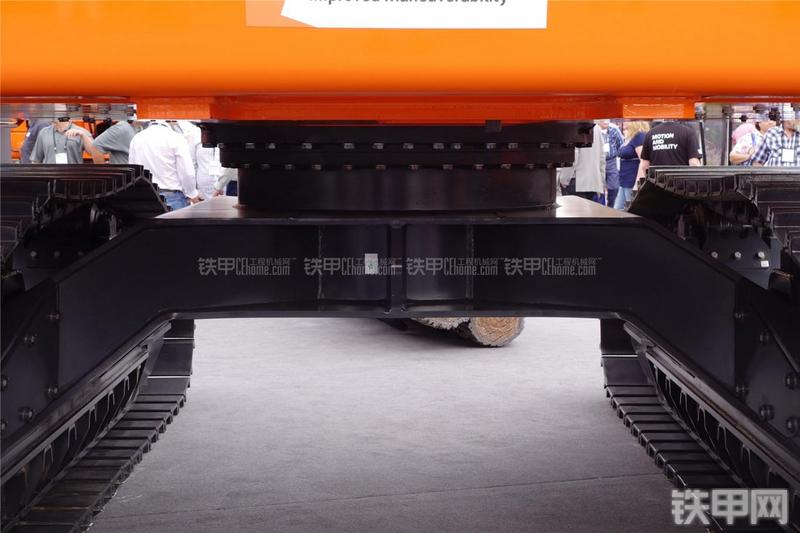 迪万伦DX300LL挖掘机局部