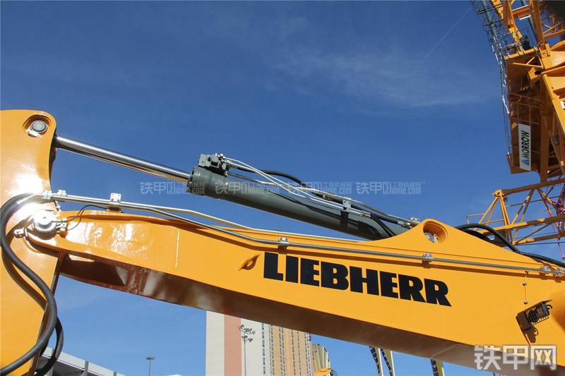 利勃海尔R956HD挖掘机局部