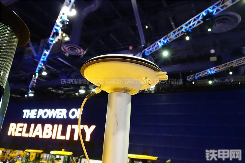 现代L1200-9挖掘机局部