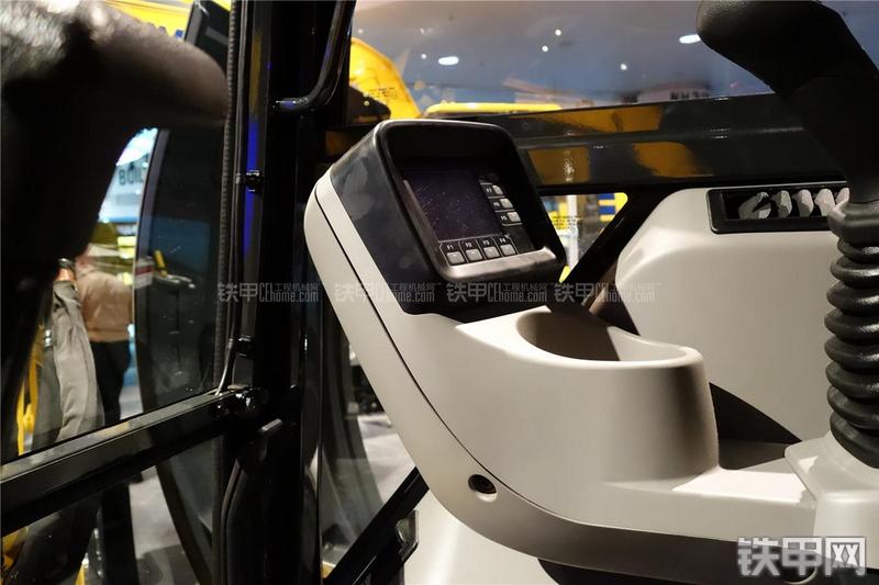 小松PC55MR挖掘机局部