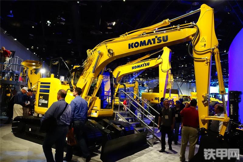 小松PC138USLC-10挖掘机整机外观