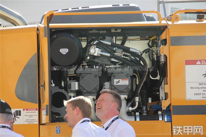 利勃海尔R956HD挖掘机局部