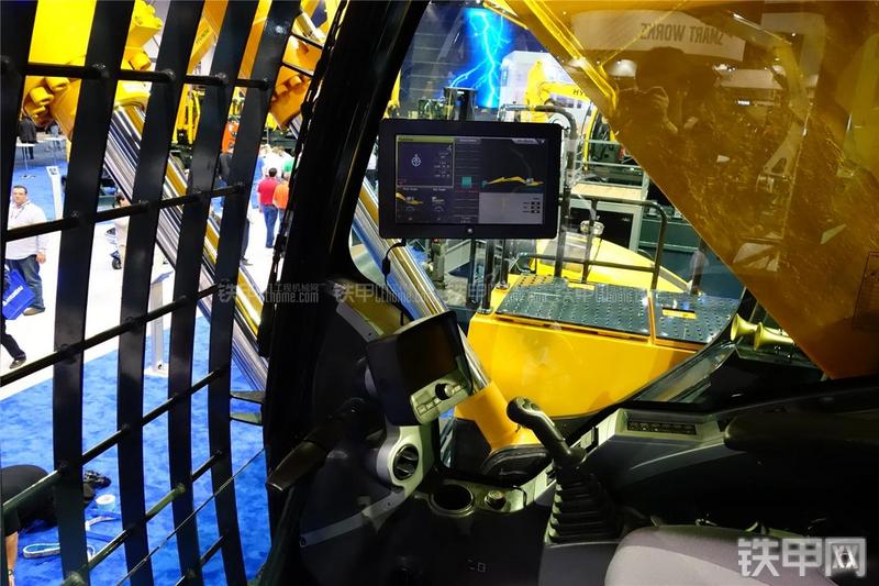 现代L1200-9挖掘机局部