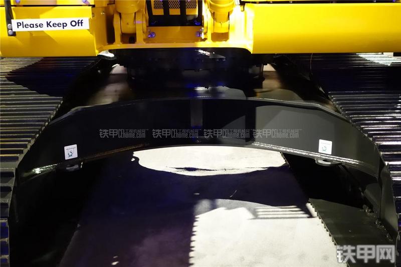 小松PC228USLC-10挖掘机局部