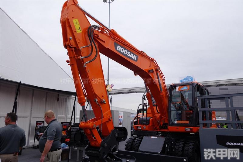 迪万伦DX190W-3挖掘机整机外观