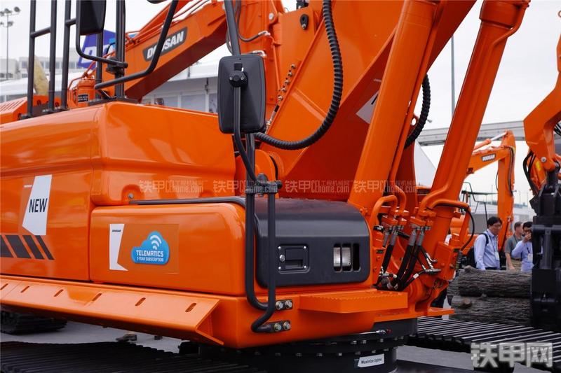 迪万伦DX225MH-3挖掘机局部