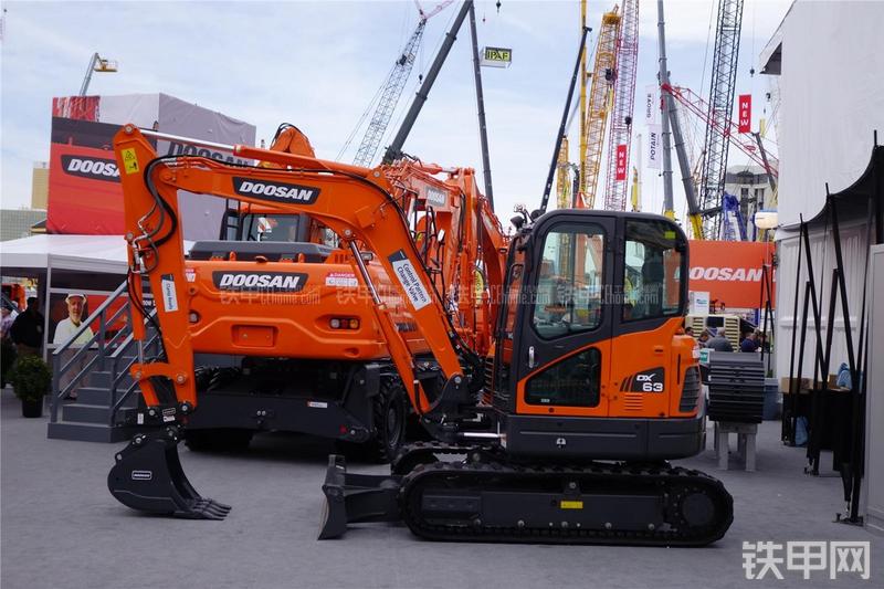 迪万伦DX63-3挖掘机整机外观