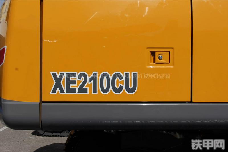 徐工XE210U挖掘机局部