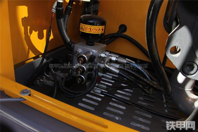 徐工XE360U挖掘机局部