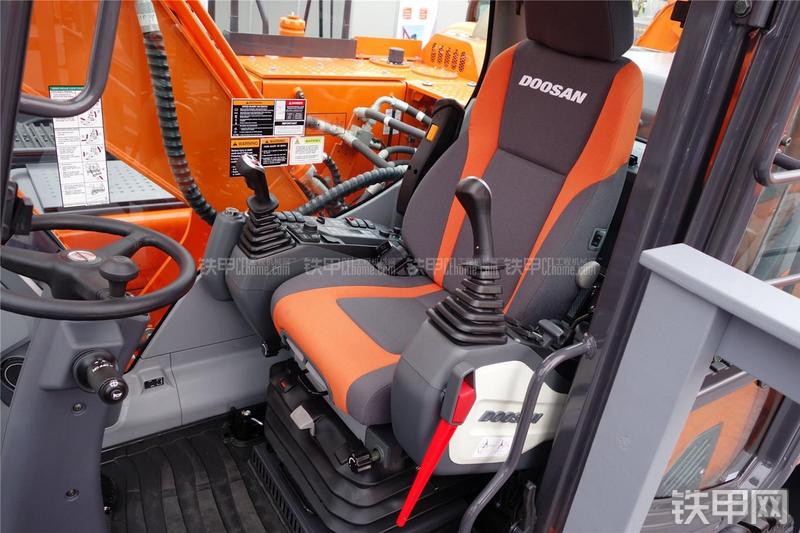 迪万伦DX190W-3挖掘机局部