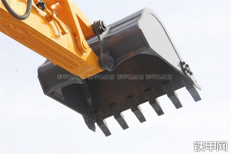 中联重科ZE360ESP挖掘机局部