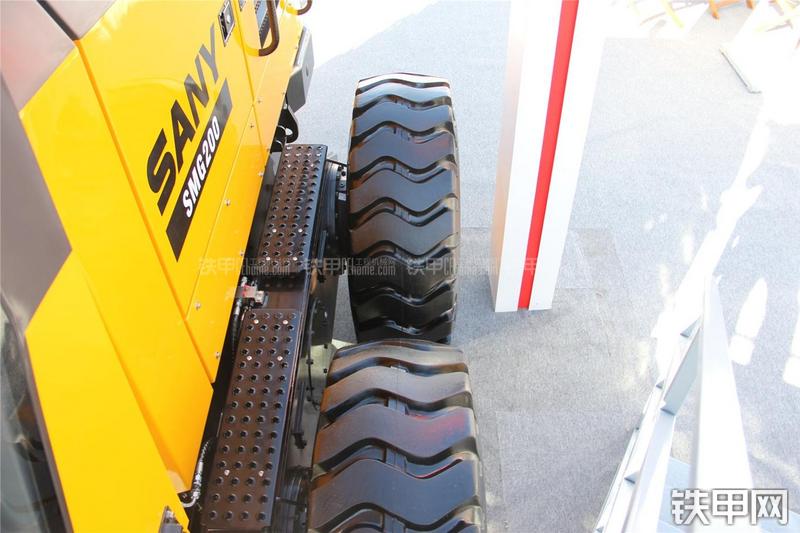 三一重工SMG200平地机局部