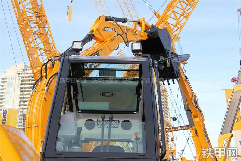 杰西博85Z-1挖掘机局部