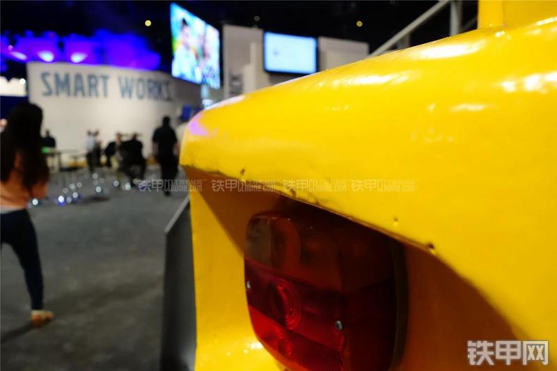 沃尔沃L220E装载机局部