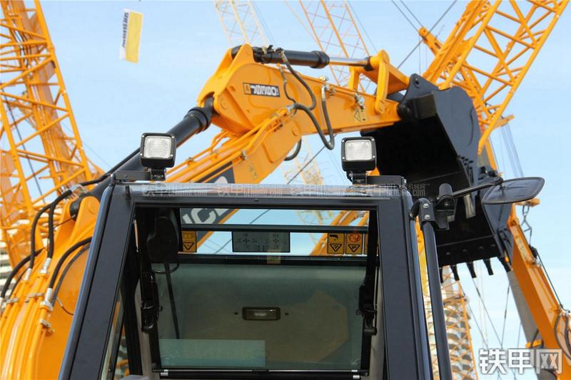 杰西博85Z-1挖掘机局部