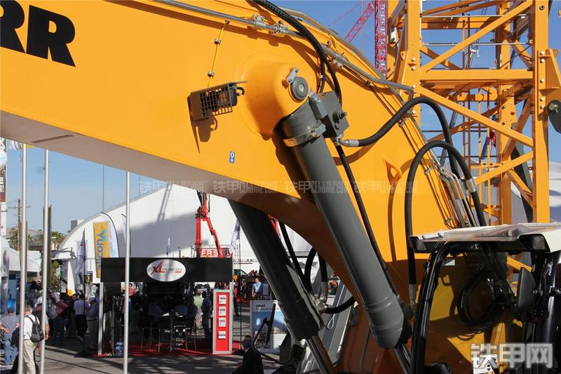 利勃海尔R956HD挖掘机局部