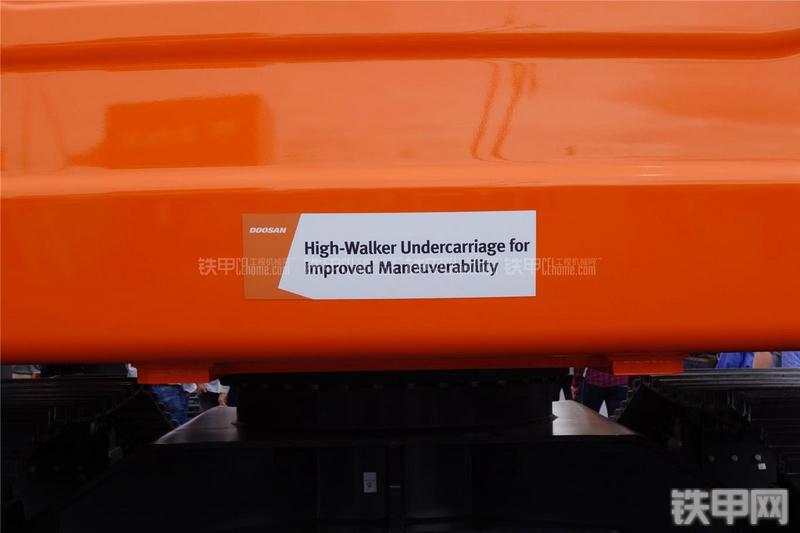 迪万伦DX300LL挖掘机局部