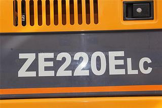 中联重科ZE220E-LC挖掘机局部