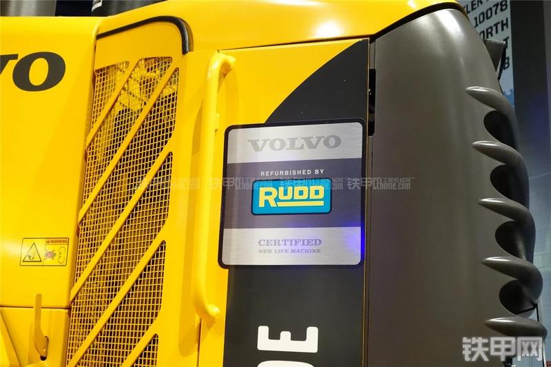 沃尔沃L220E装载机局部