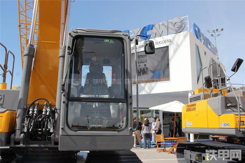 徐工XE210U挖掘机局部