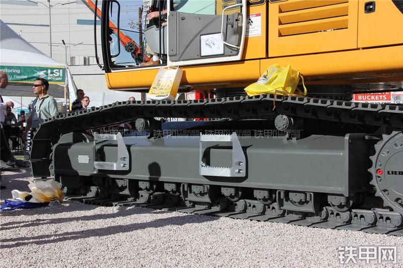 利勃海尔R956HD挖掘机局部