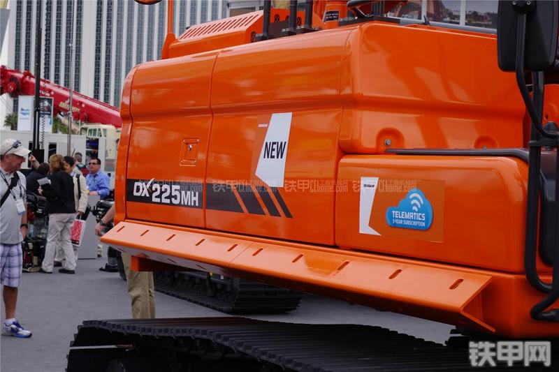 迪万伦DX225MH-3挖掘机局部