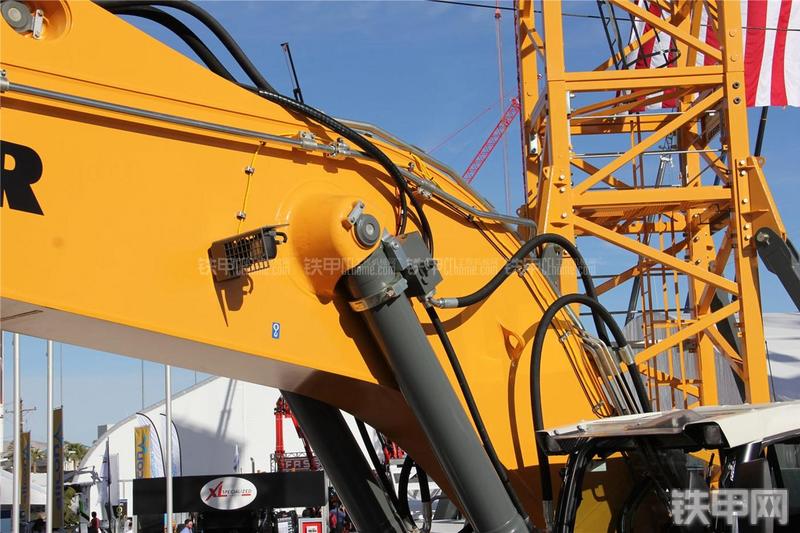 利勃海尔R956HD挖掘机局部