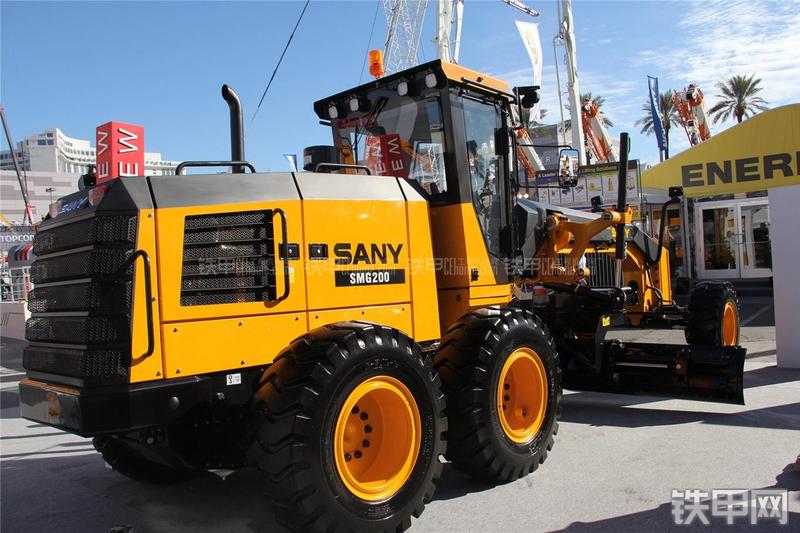 三一重工SMG200平地机整机外观