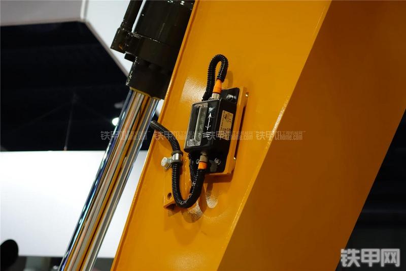 凯斯CX160C挖掘机局部