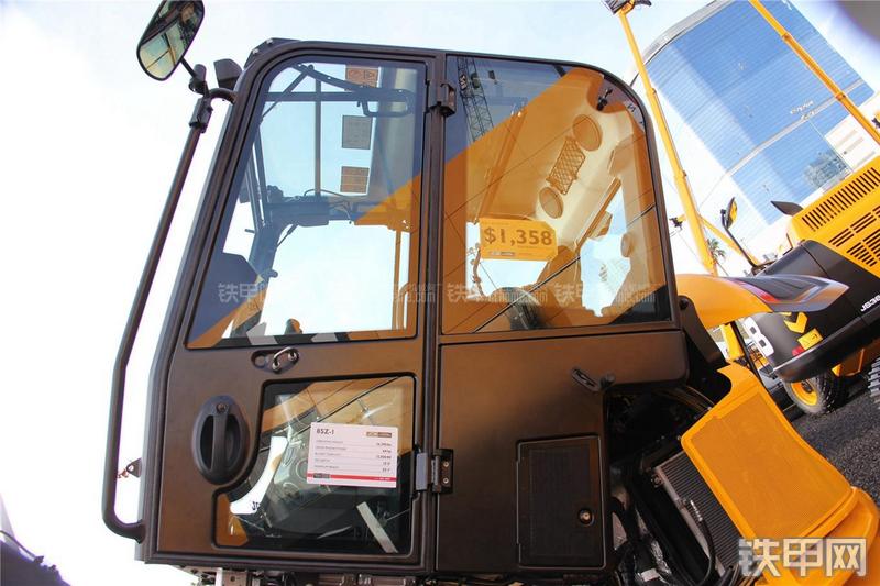 杰西博85Z-1挖掘机局部